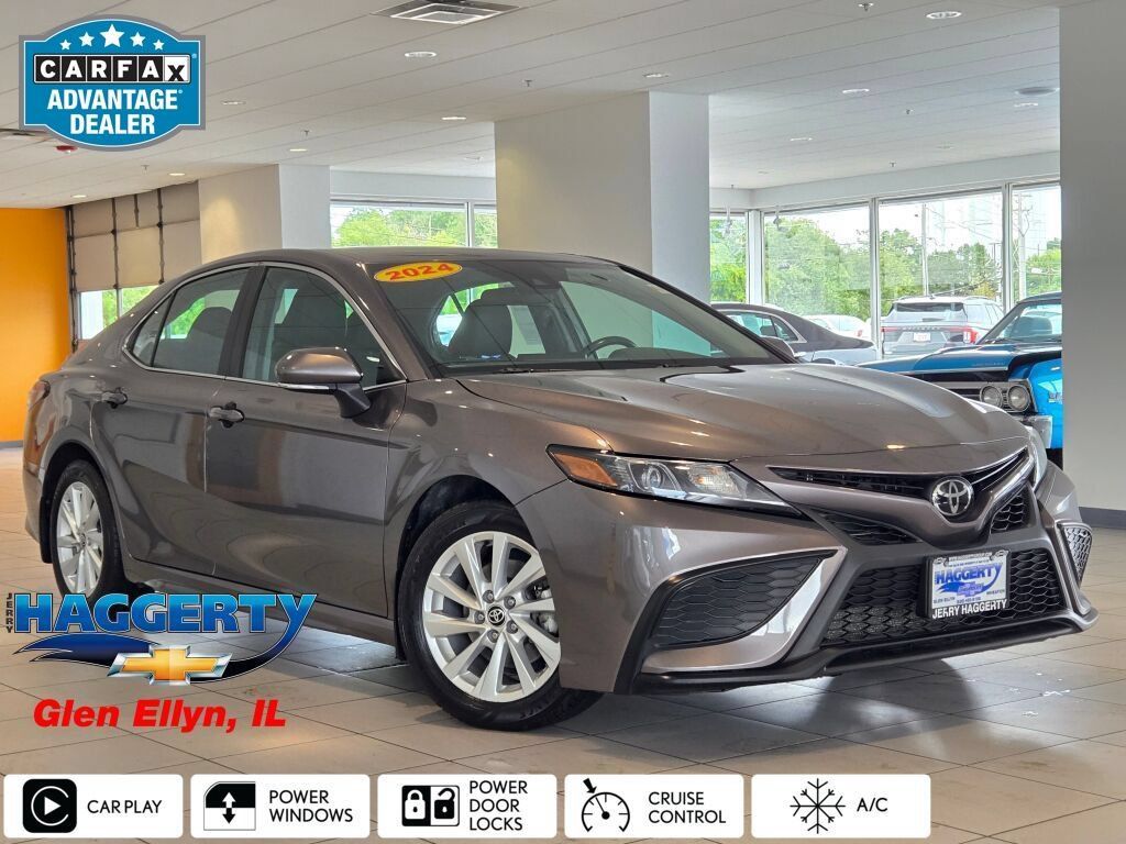Used 2024 Toyota Camry SE FWD image 1