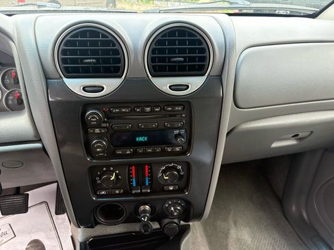 Used 2006 GMC Envoy SLE RWD image 31