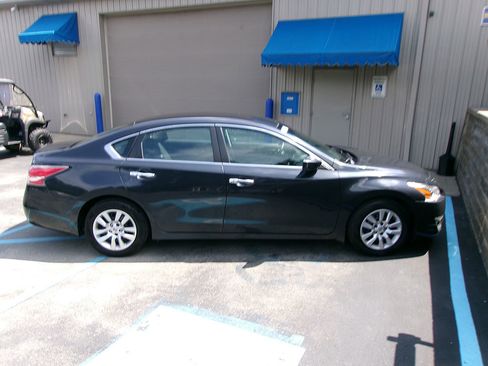 Used 2015 Nissan Altima 2.5 S w/ Power Driver Seat Package image 6