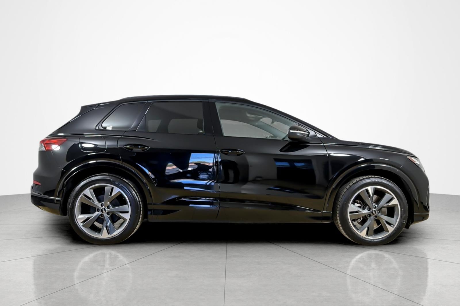 Certified 2024 Audi Q4 e-tron Premium Plus w/ Premium Plus AWD/4WD image 6