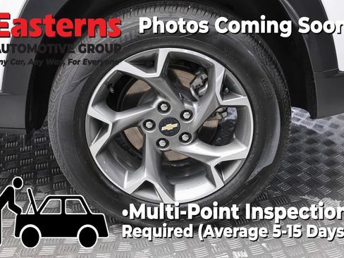 Used 2025 Chevrolet Trax LT FWD image 8