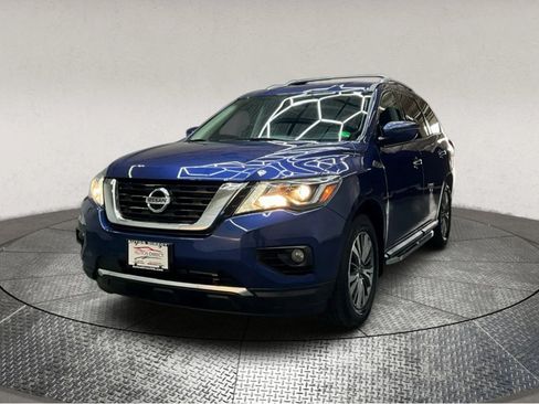 Used 2019 Nissan Pathfinder SV w/ Cargo Package image 3