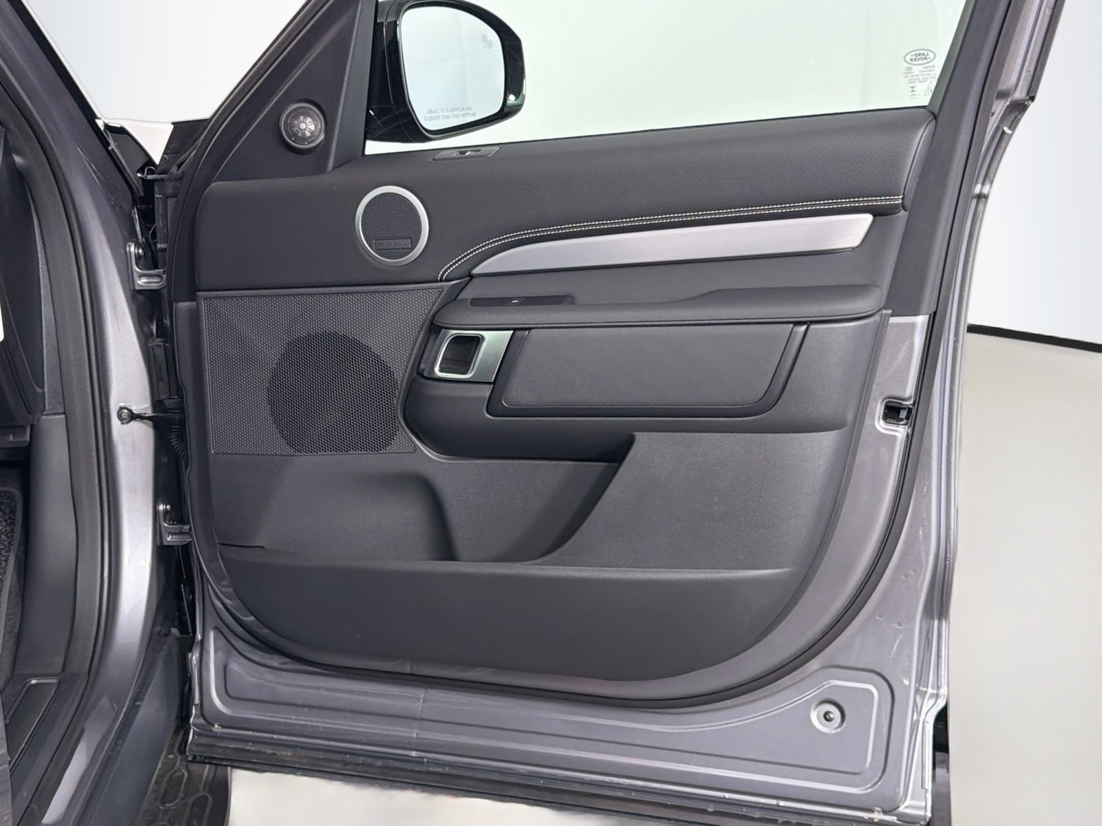 New 2026 Land Rover Discovery Limited Edition AWD/4WD image 30