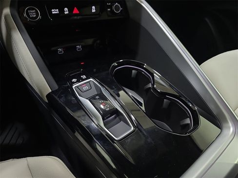 New 2025 Audi Q5 2.0T Premium image 23