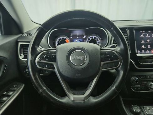 Used 2019 Jeep Cherokee Limited image 12