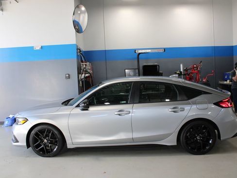 Used 2023 Honda Civic Sport image 9