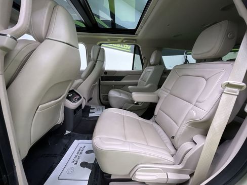 Used 2018 Lincoln Navigator Reserve w/ Technology Package image 28