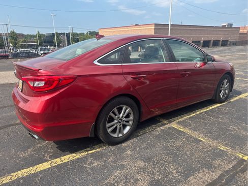 Used 2016 Hyundai Sonata SE w/ Cargo Package FWD image 8