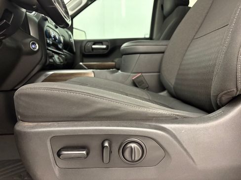 Used 2020 Chevrolet Silverado 1500 RST AWD/4WD image 29