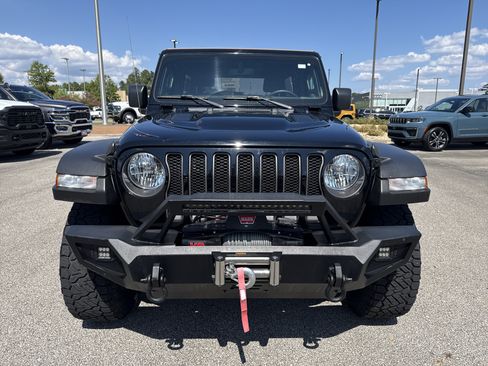 Used 2023 Jeep Wrangler Unlimited Rubicon AWD/4WD image 2