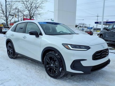 Certified 2026 Honda HR-V Sport image 3