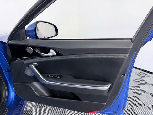 Used 2018 Kia Stinger Premium image 10