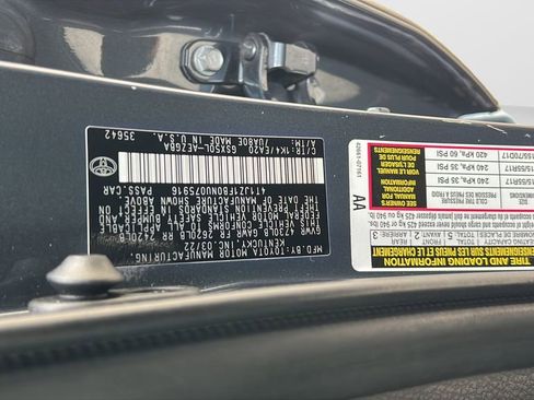 Certified 2022 Toyota Avalon XLE FWD image 27