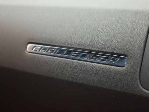 Used 2009 Dodge Challenger R/T RWD image 34