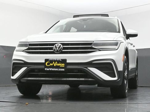 Used 2023 Volkswagen Tiguan SE w/ Panoramic Sunroof Package image 57