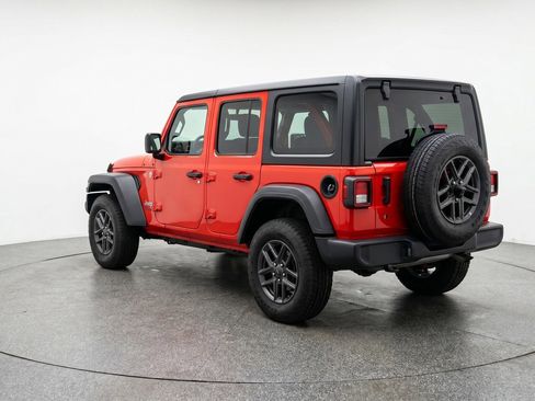 Used 2025 Jeep Wrangler Sport S AWD/4WD image 6