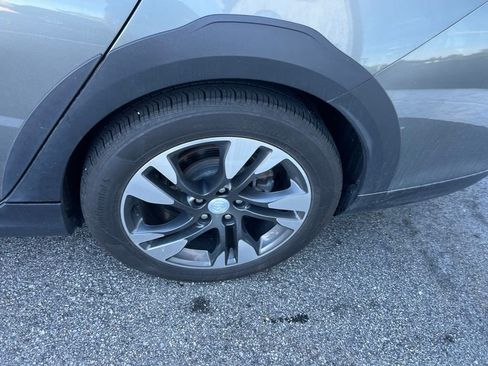 Used 2018 Buick Regal Essence w/ Driver Confidence Package #1 AWD/4WD image 3