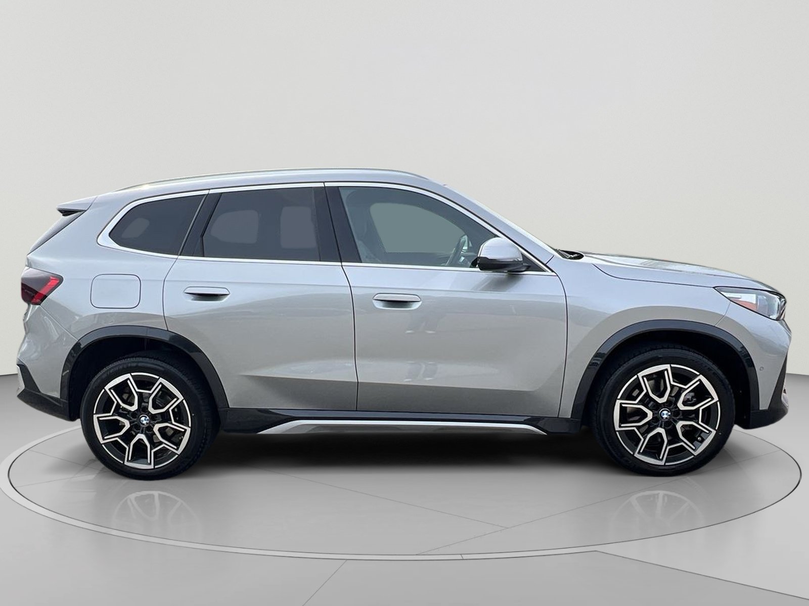 Used 2023 BMW X1 xDrive28i w/ Convenience Package AWD/4WD image 6