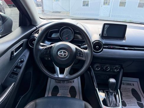 Used 2016 Scion iA FWD image 17