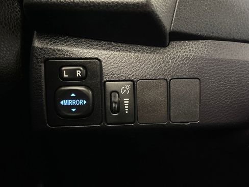 Used 2014 Toyota Corolla L image 28