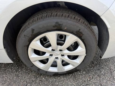 Used 2024 Toyota Corolla LE FWD image 24