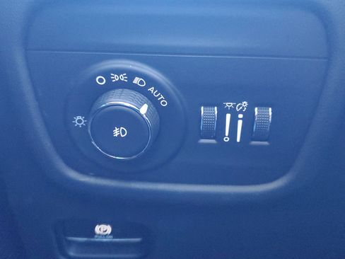 Used 2021 Jeep Grand Cherokee L Summit image 24