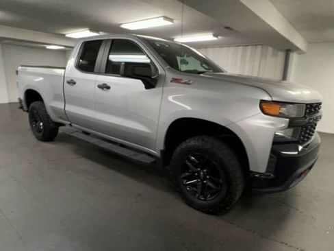 Used 2019 Chevrolet Silverado 1500 Custom Trail Boss w/ Custom Convenience Package AWD/4WD image 2