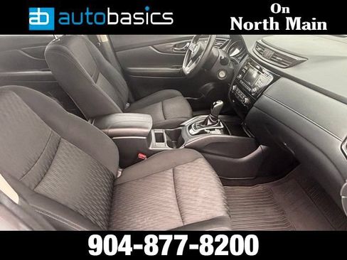 Used 2017 Nissan Rogue S AWD/4WD image 12