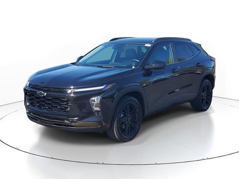 Certified 2025 Chevrolet Trax ACTIV w/ Driver Confidence Package FWD image 2