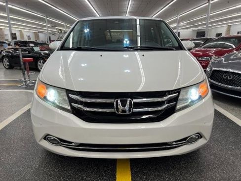 Used 2014 Honda Odyssey Touring image 2