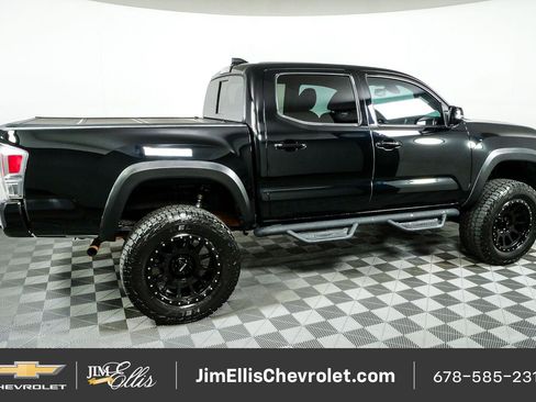 Used 2021 Toyota Tacoma TRD Off-Road w/ Technology Package AWD/4WD image 2