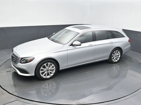 Used 2020 Mercedes-Benz E 450 4MATIC Wagon w/ Premium Package image 44