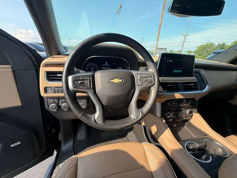 Used 2024 Chevrolet Tahoe Premier AWD/4WD image 16