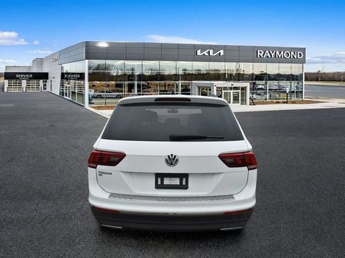 Used 2021 Volkswagen Tiguan SE FWD image 4