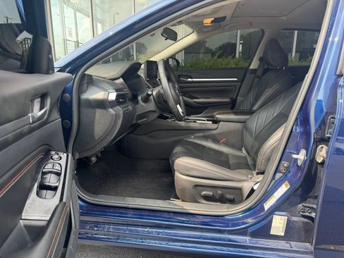 Used 2023 Nissan Altima 2.5 SR w/ SR Premium Package FWD image 8