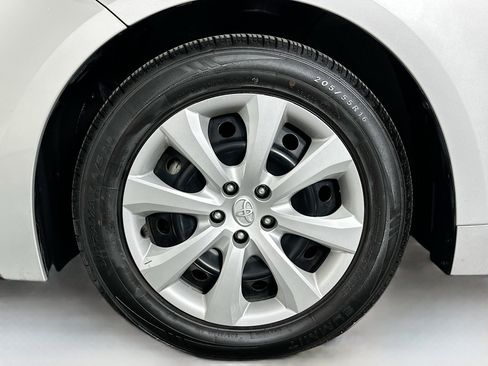 Used 2024 Toyota Corolla LE image 11