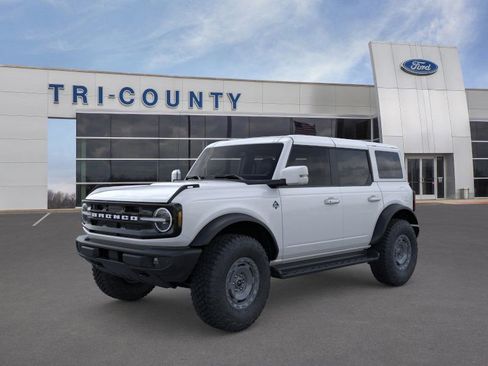 New 2025 Ford Bronco Outer Banks w/ Sasquatch Package image 1