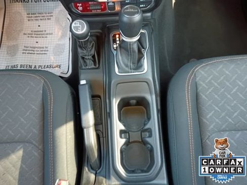 Used 2026 Jeep Gladiator Mojave AWD/4WD image 3