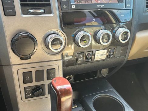 Used 2013 Toyota Sequoia Platinum image 12