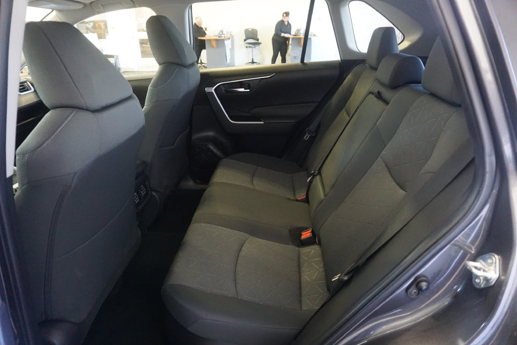 Used 2022 Toyota RAV4 XLE w/ Convenience Package AWD/4WD image 20