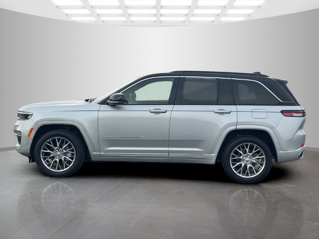 Used 2025 Jeep Grand Cherokee Summit AWD/4WD image 4