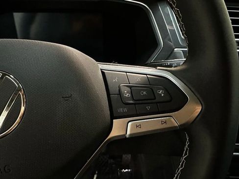 Used 2022 Volkswagen Tiguan SE image 19