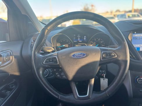 Used 2017 Ford Escape SE w/ SE Leather Comfort Package FWD image 11