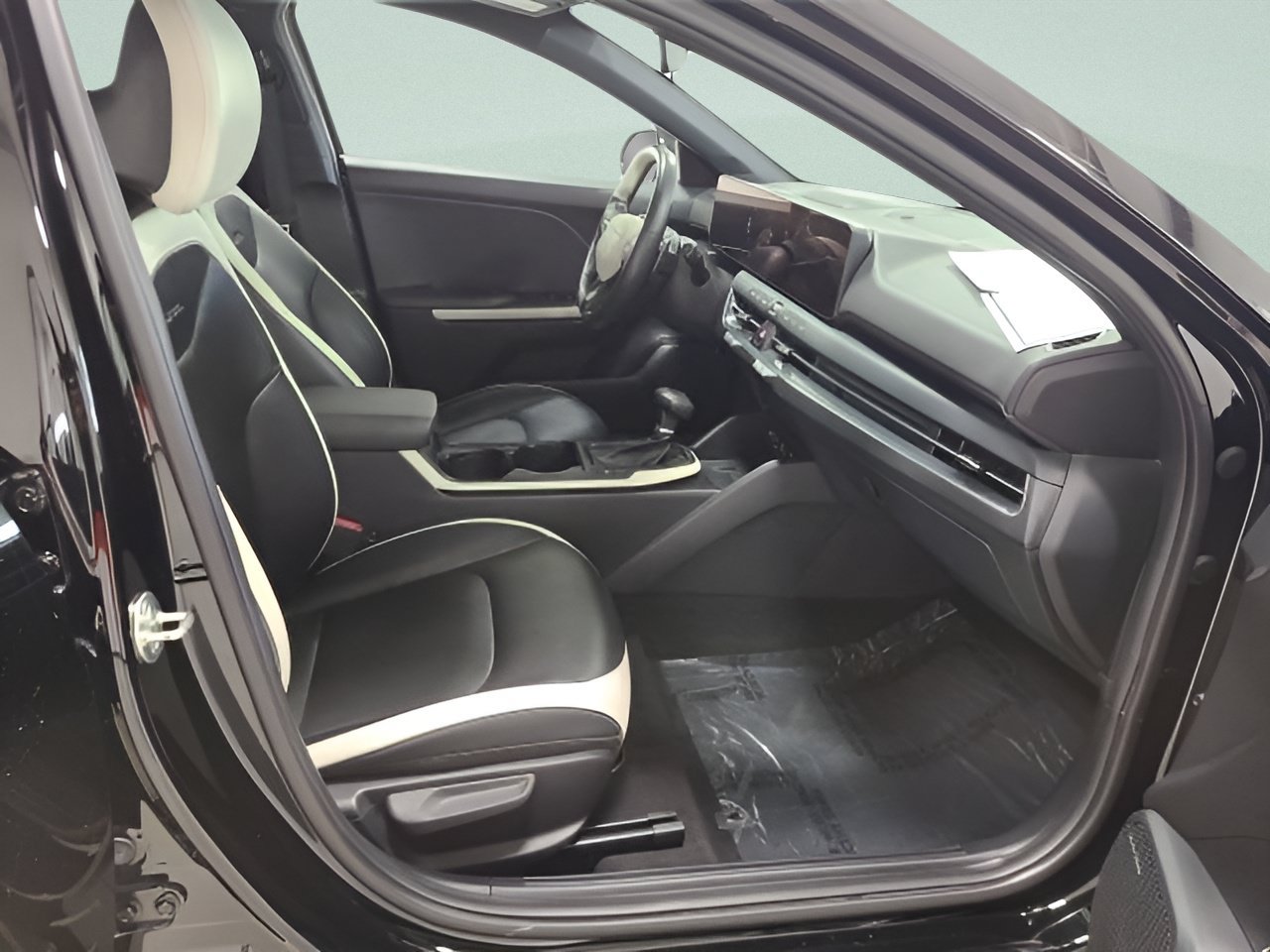 Used 2025 Kia K4 GT-Line Turbo FWD image 13