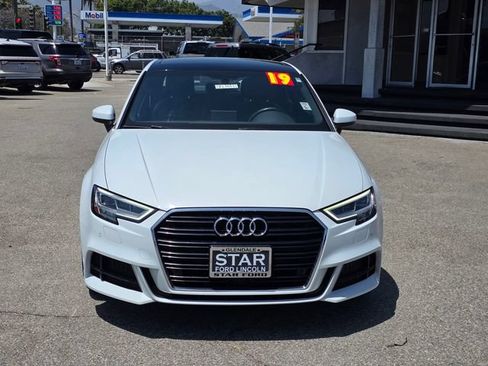 Used 2019 Audi A3 2.0T Premium Plus w/ Premium Plus Package FWD image 2