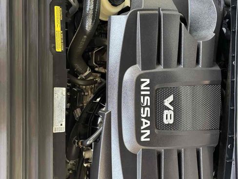 Used 2019 Nissan Titan SV w/ SV Convenience Package image 29