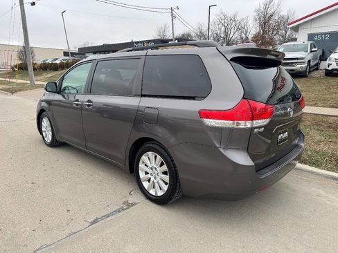 Used 2013 Toyota Sienna Limited image 3