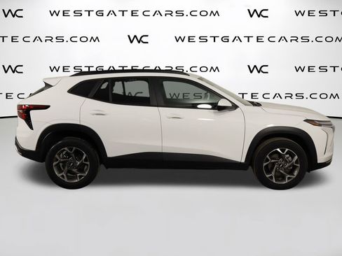 Used 2025 Chevrolet Trax LT image 45