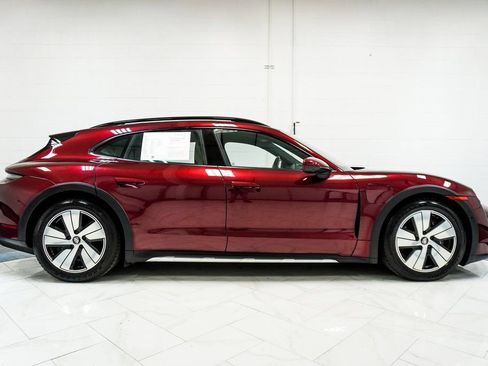Used 2022 Porsche Taycan 4 Cross Turismo AWD/4WD image 9