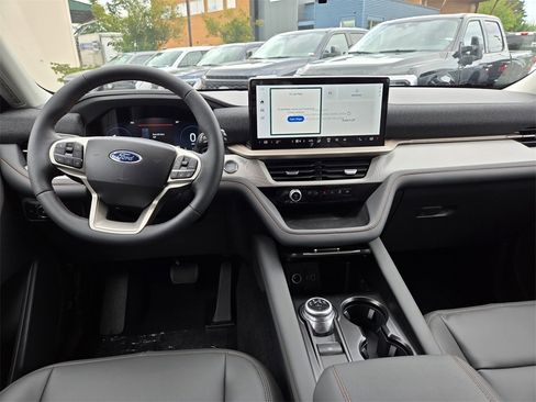 New 2025 Ford Explorer Active w/ Active Comfort Package image 10